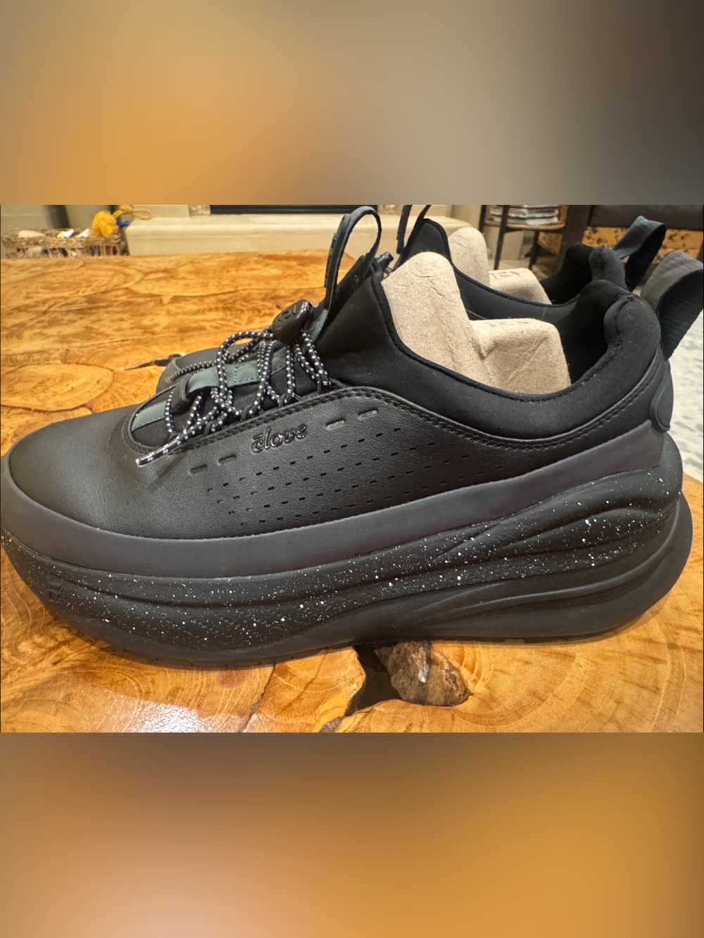 Clove Supercush Forte 2 Black with Iridescent details